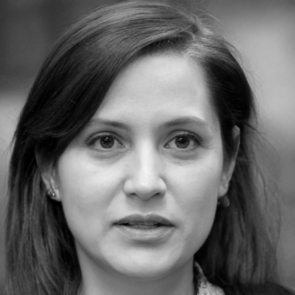Анжела Василеску - специалист по управленческим коммуникациям